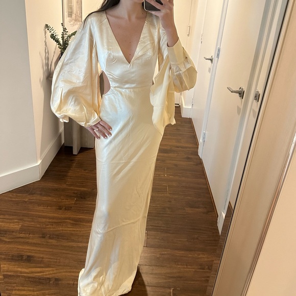 Shona Joy La Lune Circle Sleeve Cut Out Maxi Dress in Cream Size US 2 - Picture 5 of 5